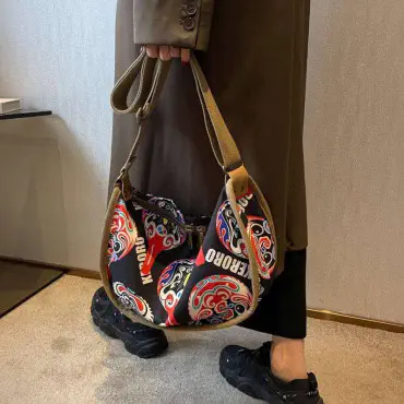 Corian Crossbody bag...
