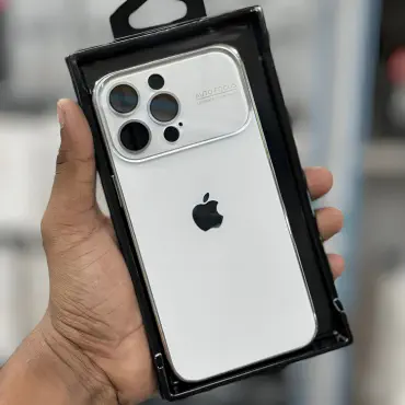 Auto Focus 17 Concept For iPhone With Lense Protection