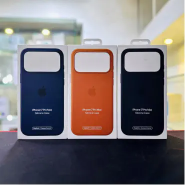 Apple Silicone Case with MagSafe for iPhone