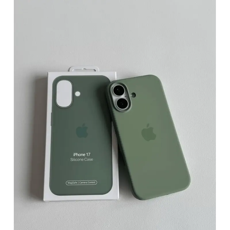 Apple Silicone Case with MagSafe for iPhone 17 
