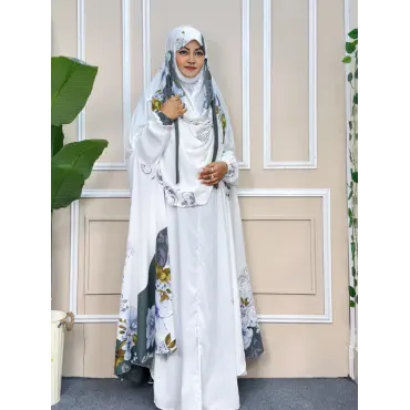 Naazri Rahma Abaya...