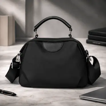 Retro Design New Ladies Portable Bag ( Black )