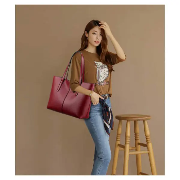 Luxury cow leather Tote bag.(Meroon colour)