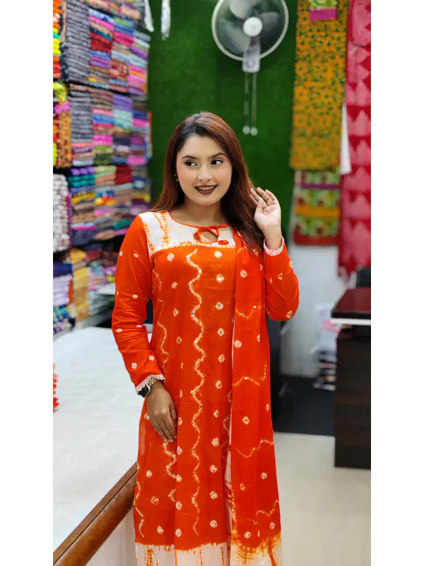এক্সক্লুসিভ চুমকি পাতি বাটিক থ্রিপিস