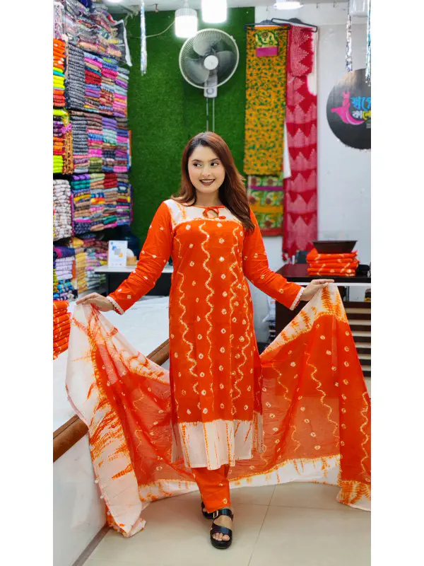 এক্সক্লুসিভ চুমকি পাতি বাটিক থ্রিপিস